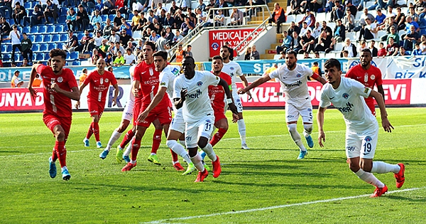Kasımpaşa: 3 - Antalyaspor: 0