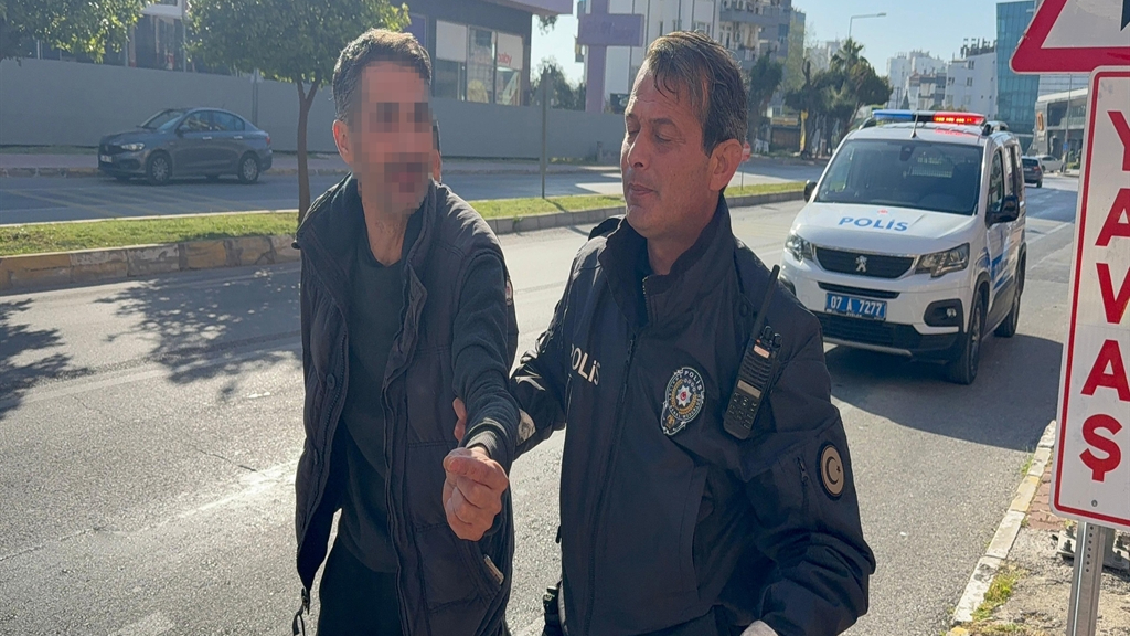 Antalya'da kaza sonrası alkollü sürücüye tepki