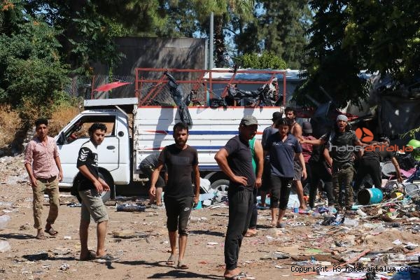 Antalya'da polis ve zabıtadan 'kötü görüntü' baskını-6