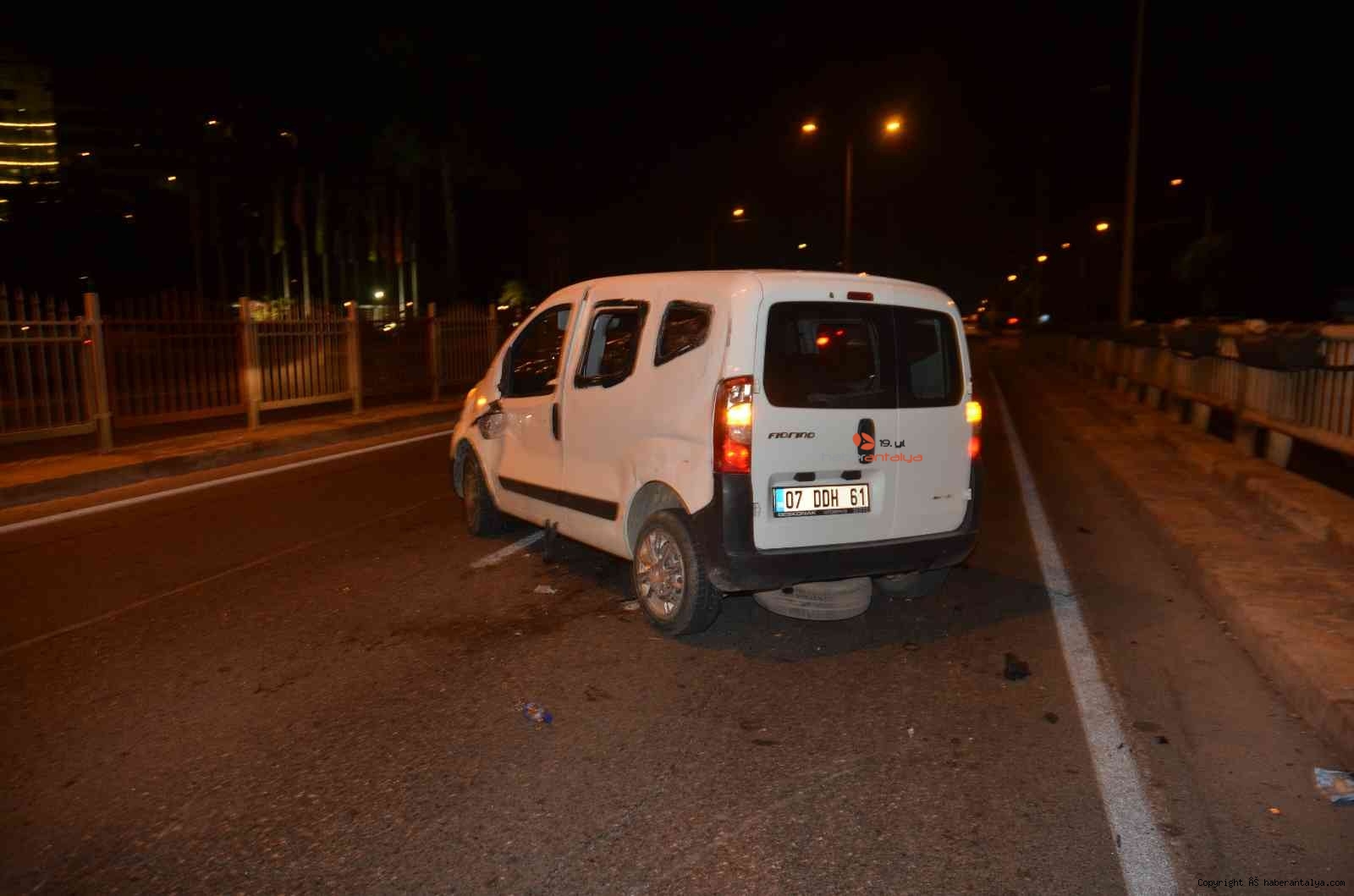 Antalya�da motosiklet kaza yapan araçlara çarptı ASAYİŞ ANTALYA�NIN