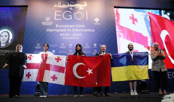 2022/10/avrupa-kizlar-bilgisayar-olimpiyatinda-turkiye-ilk-kez-altin-madalyanin-sahibi-oldu-020288958389-9.jpg