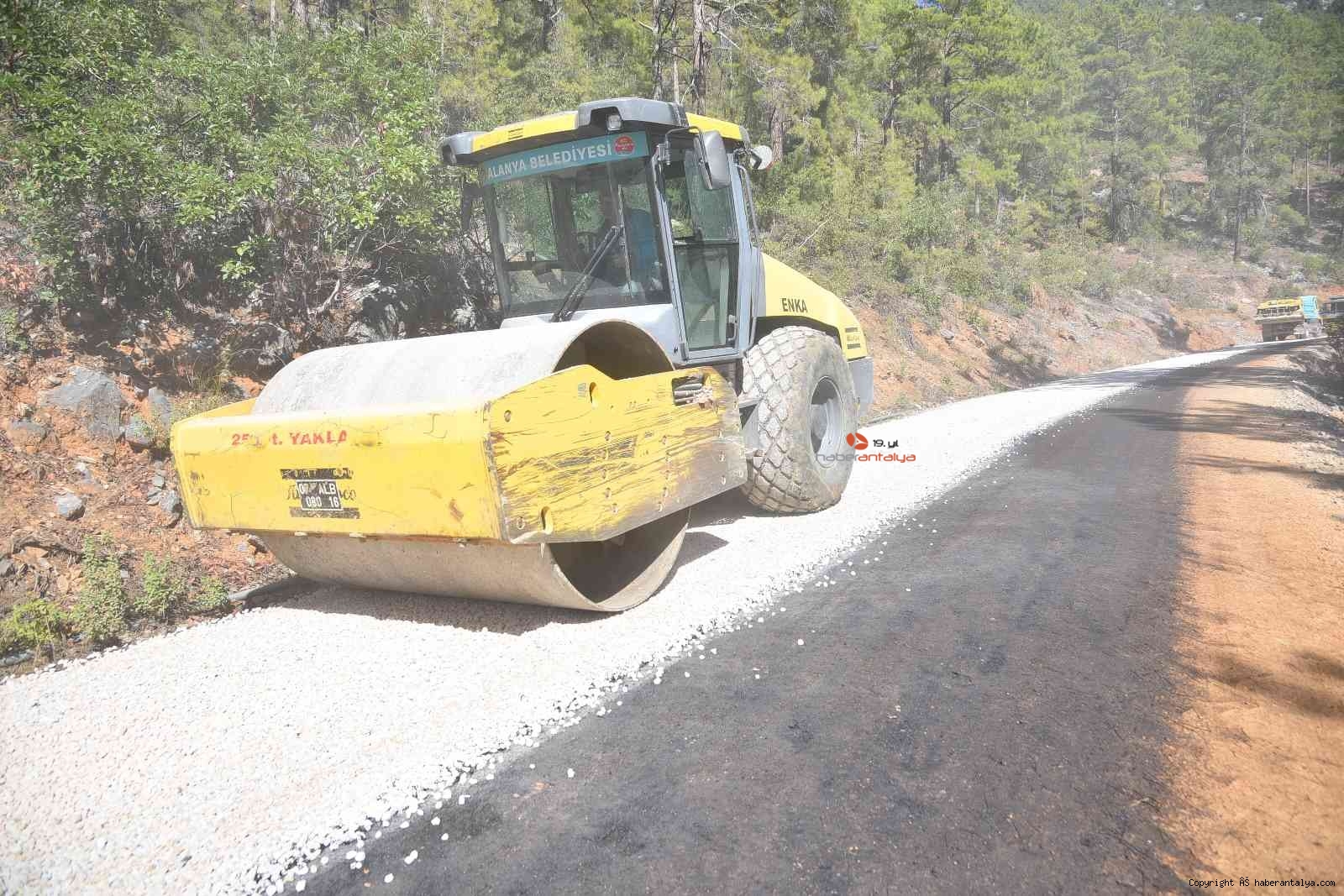 Uğurlu Mahallesi'nde 36 yıl sonra gelen yol sevinci-1