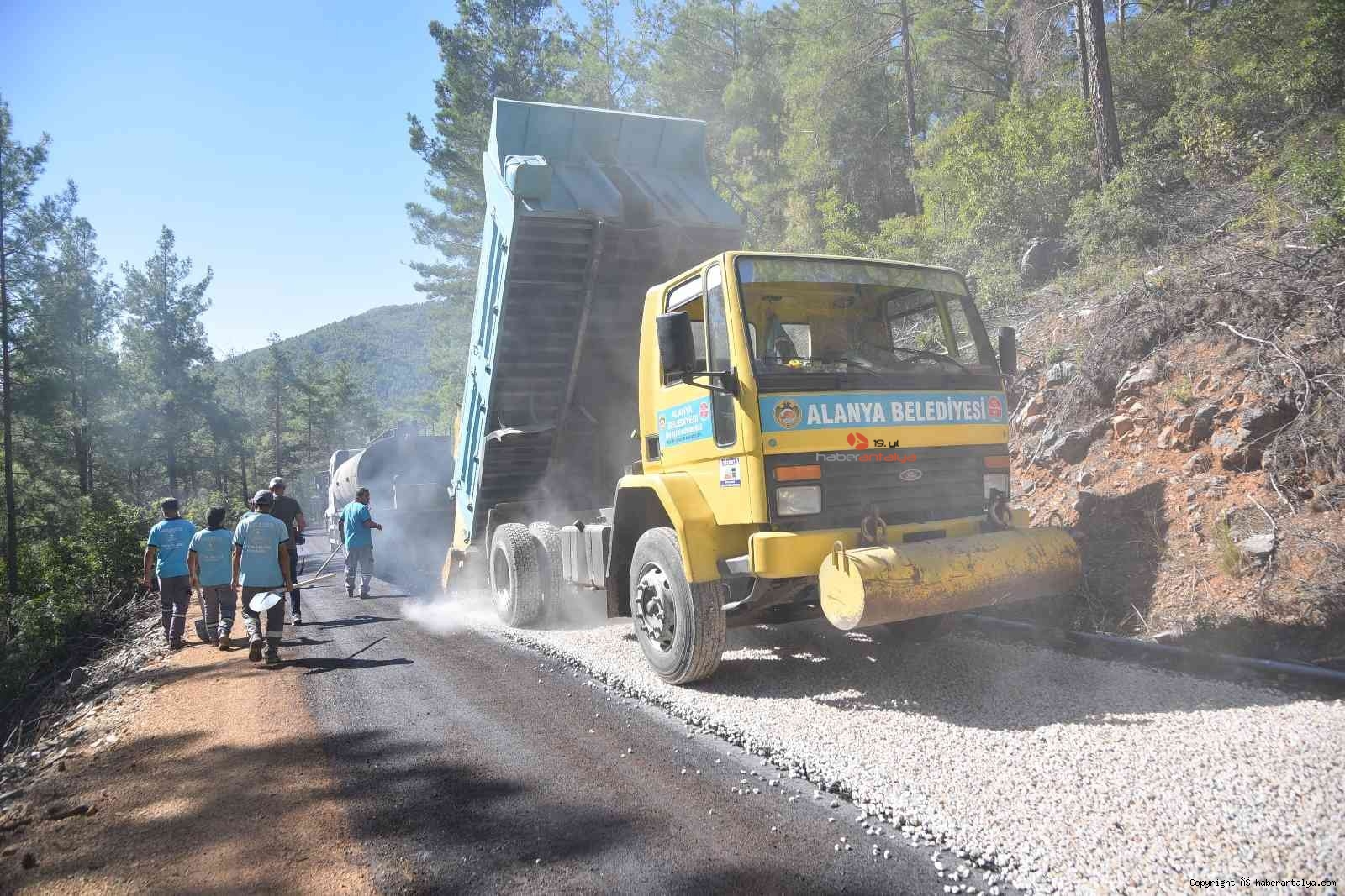 Uğurlu Mahallesi'nde 36 yıl sonra gelen yol sevinci-2
