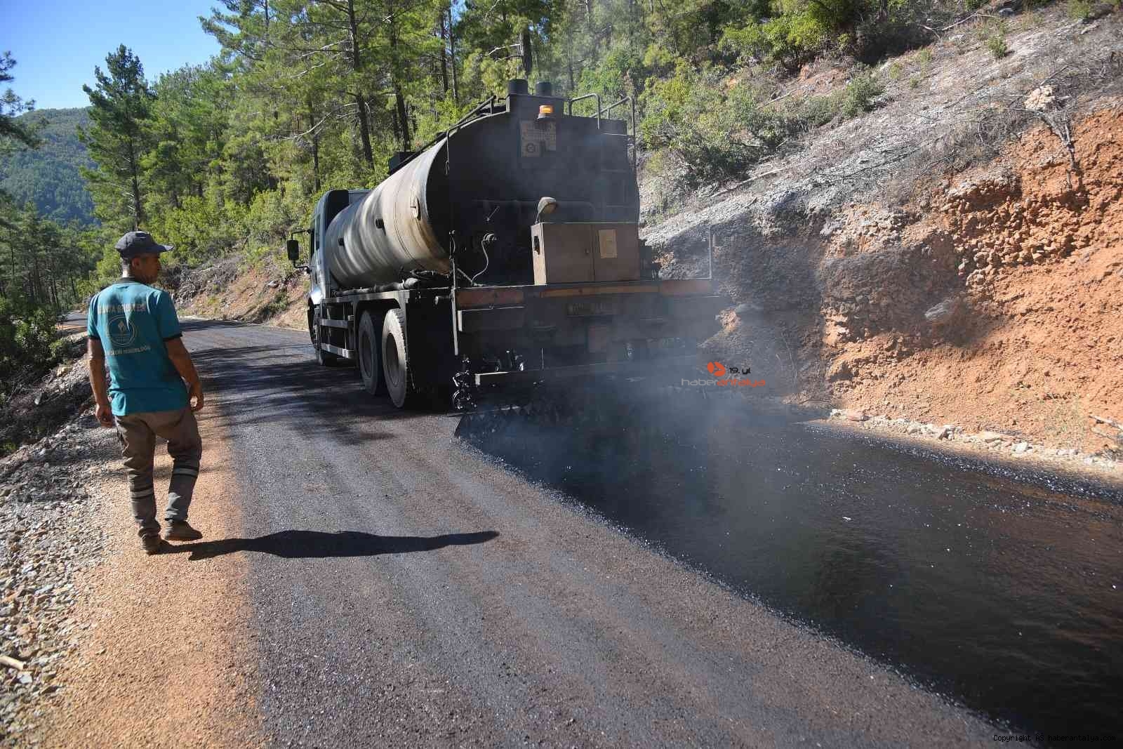Uğurlu Mahallesi'nde 36 yıl sonra gelen yol sevinci-4