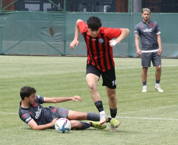 Hakem, hakaret davasından bağış karşılığında vazgeçti -8