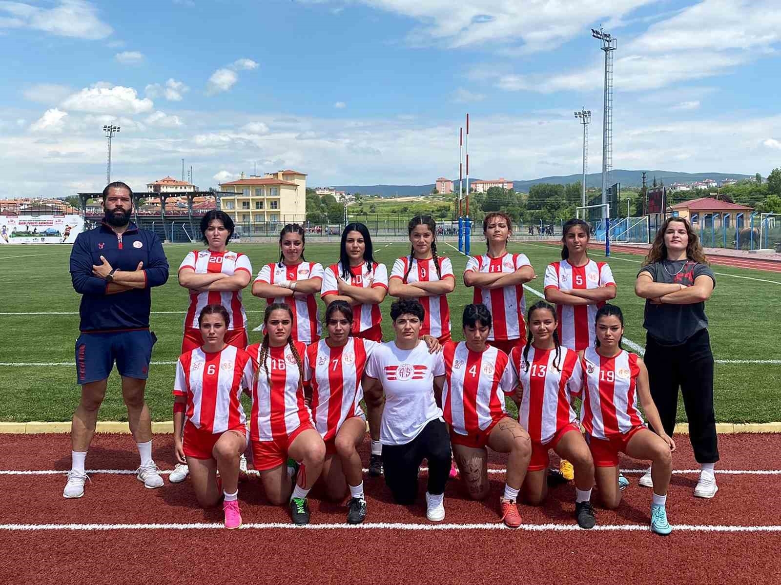 Antalyaspor Ragbi Kadın Takımı'ndan çeyrek final-1
