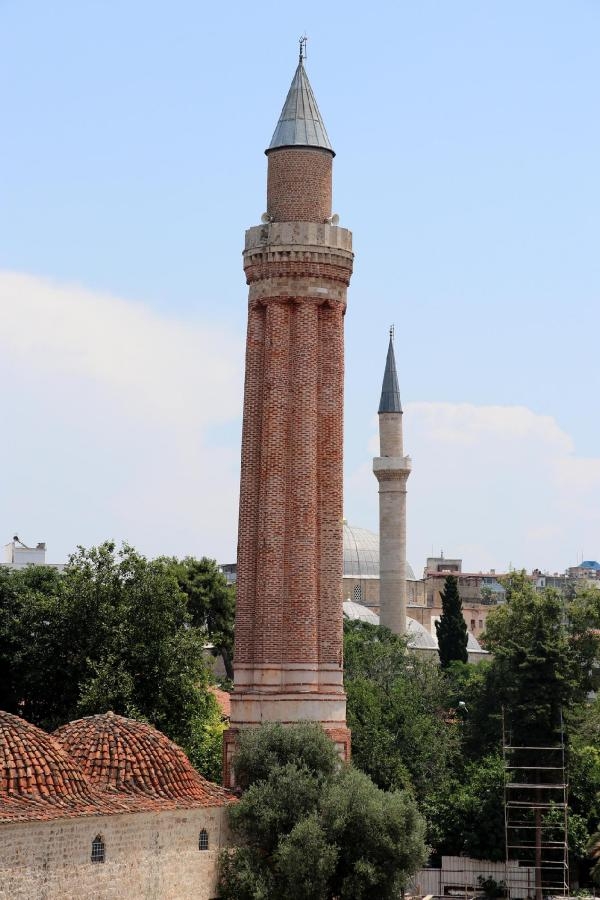 2023/06/yivli-minare-35-santimetre-yan-yatti-5cd0a665f7e9-2.jpg