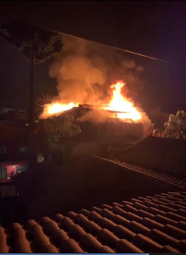 Antalya'da butik otelde yangın: 2 ölü, 12 yaralı !-8