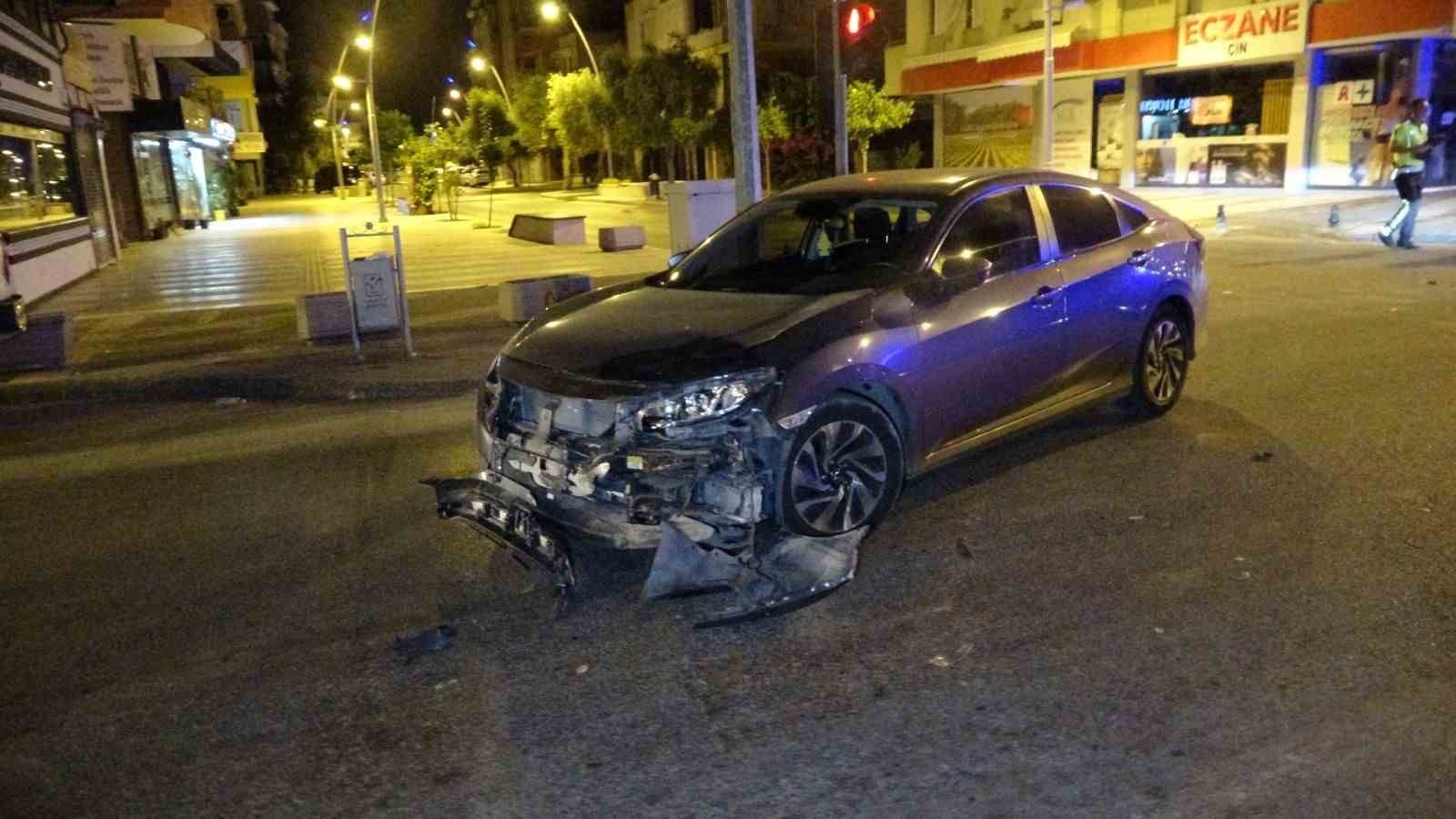 Manavgat'ta Sollama kazası: 2 yaralı-3