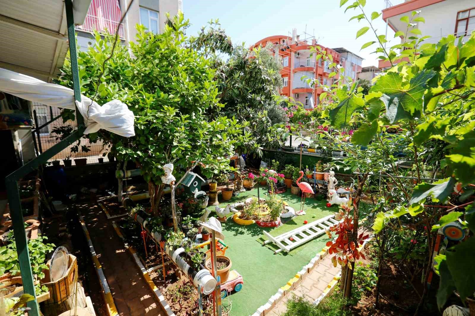 2024/06/antalyanin-en-guzel-bahce-balkon-ve-terasi-belli-oldu-20240605AW22-13.jpg