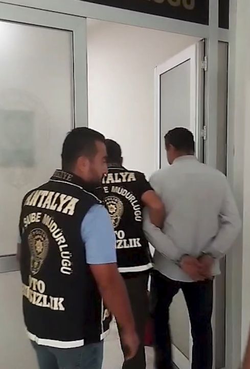 Antalya'da 'change' araç operasyonu