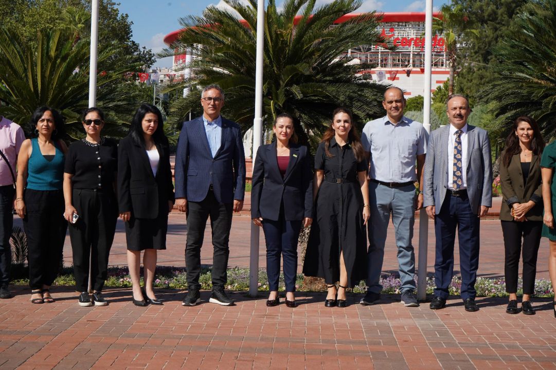 Antalya'ya ilk yeşil bayrağı göndere çekildi