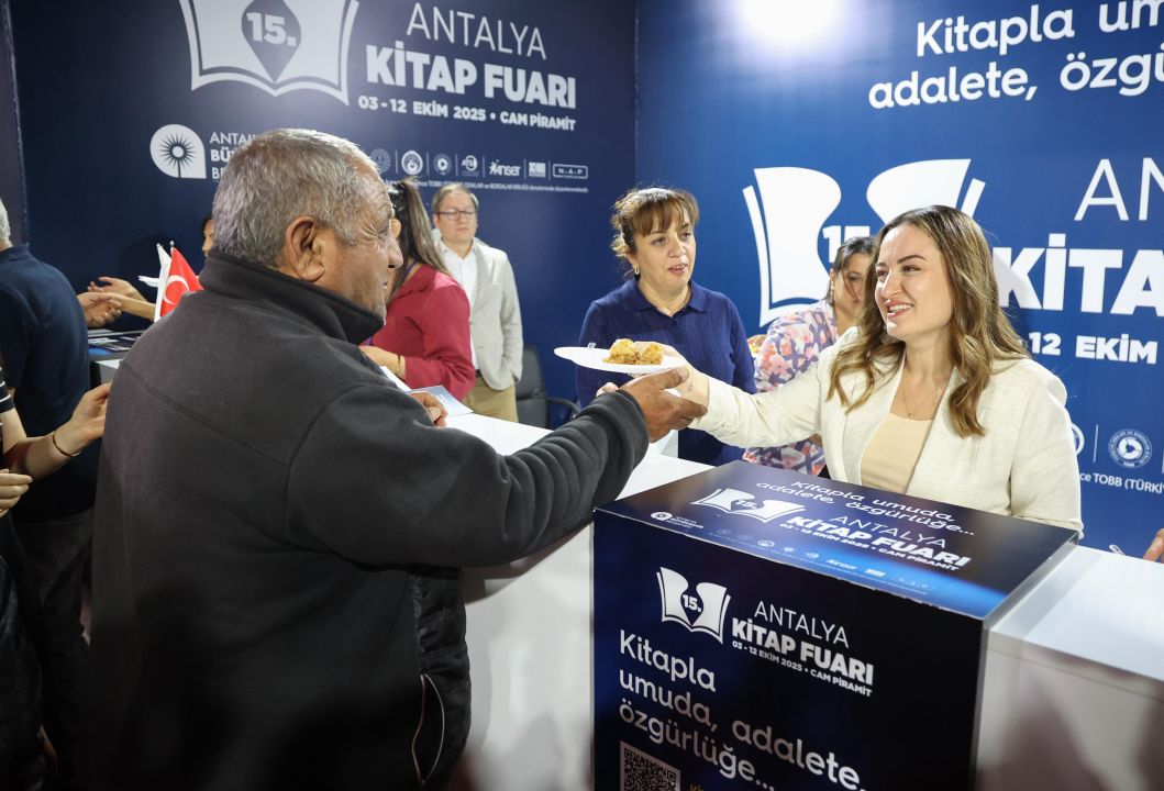 Antalya Kitap Fuarı'nı 1 milyon 103 bin kişi ziyaret etti