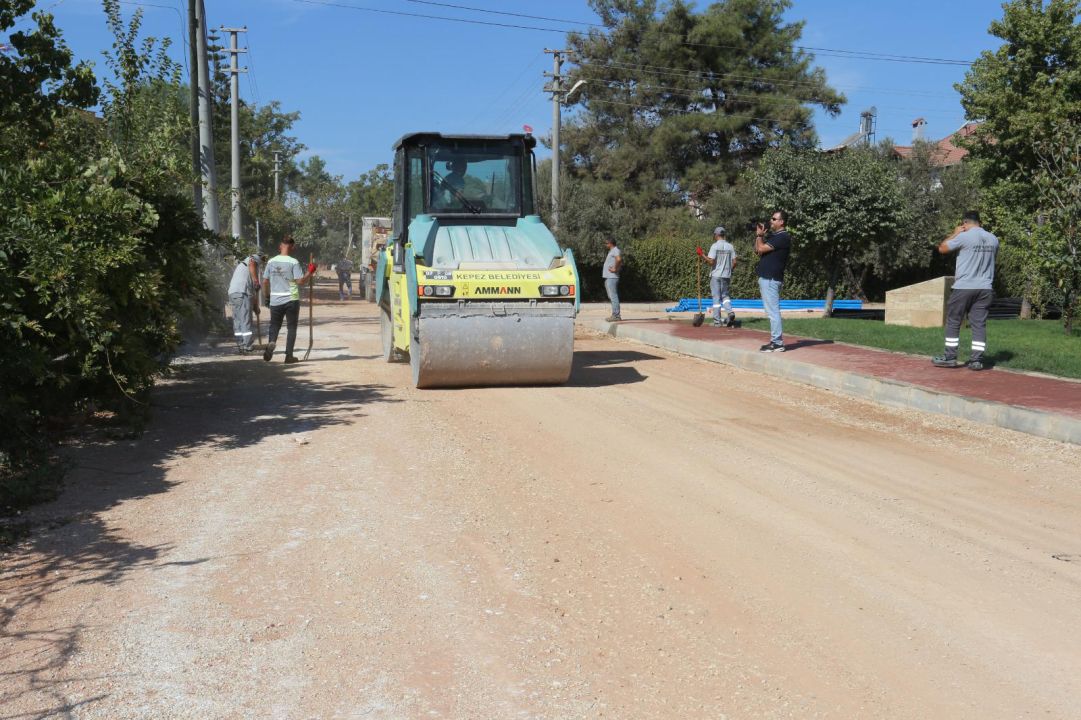 Duacı Mahallesi’nde yol yenileme çalışması