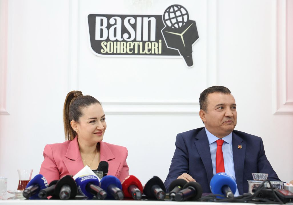 ABB Başkan Vekili Özdemir: Muhittin başkan günden güne kilo veriyor, bağışıklığı düşüyor