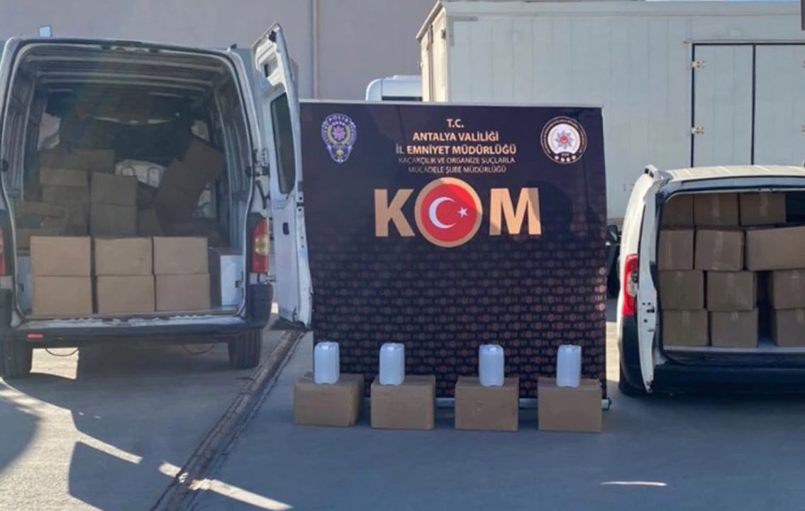Antalya'da 14 bin 884 litre sahte alkol ele geçirildi
