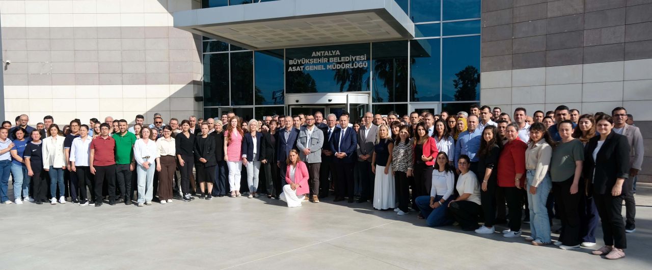 Emekliye ayrılan Kurt'a alkışlarla veda