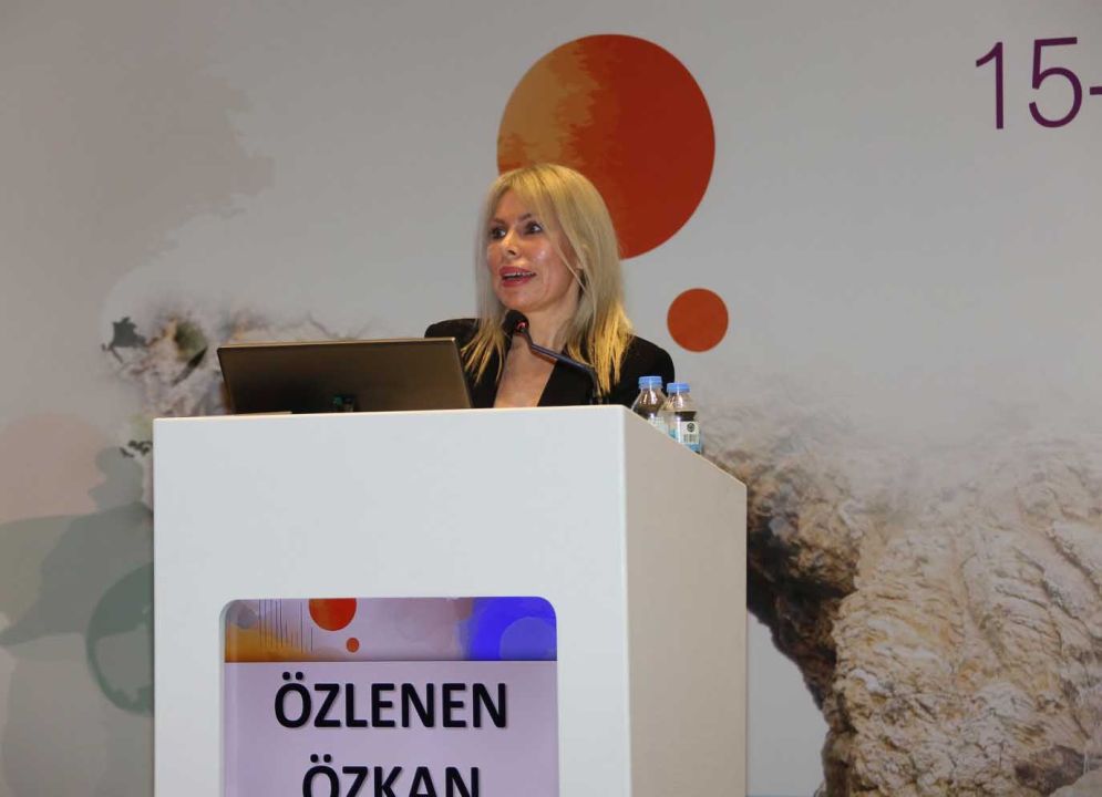 Prof. Dr. Özlenen Özkan, 47’nci Ulusal Kurultay’da öncü çalışmaları paylaştı