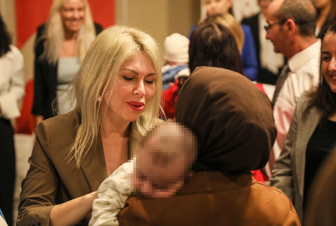 Antalya'da bu yıl 43 çocuk, koruyucu ailelerin yanına yerleştirildi