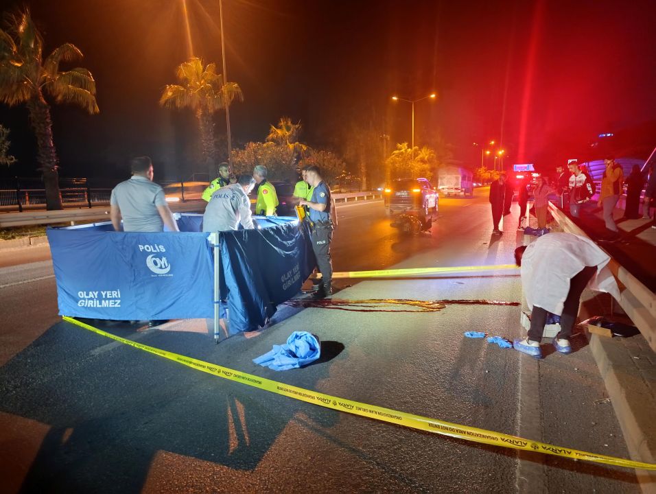 Otomobille çarpışan motosikletli hayatını kaybetti