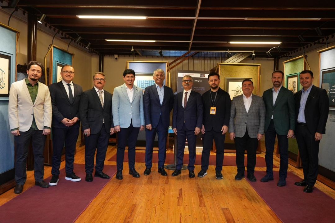 Âdil-i Mutlak Hat Eserleri Sergisi Antalya’da ziyarete açıldı