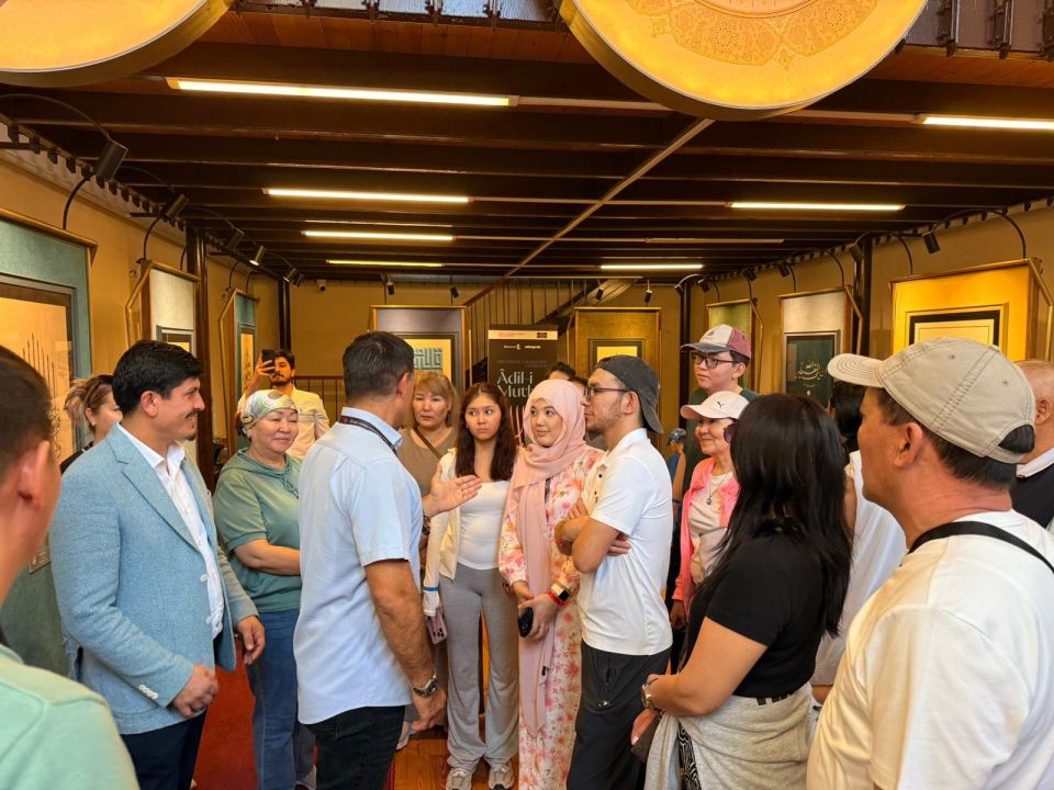 Âdil-i Mutlak Hat Eserleri Sergisi Antalya’da ziyarete açıldı