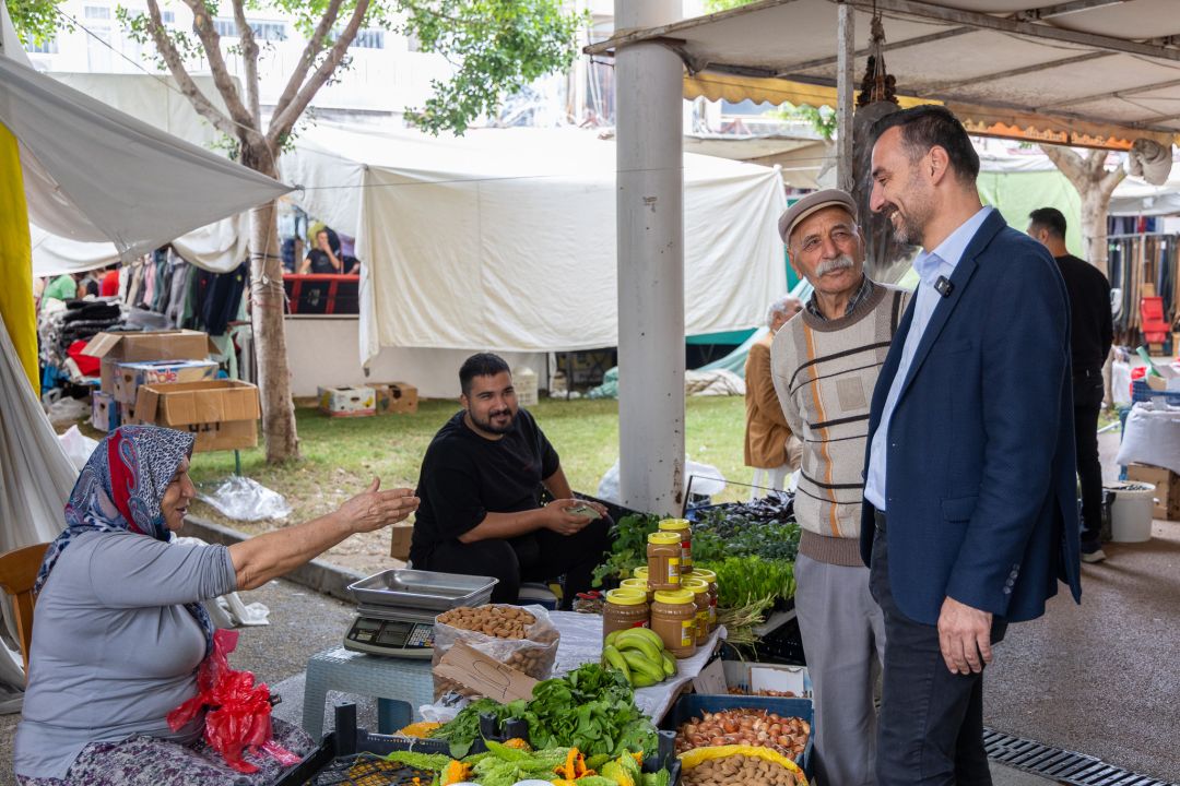 Başkan Vekili Çiçek, esnaf ve vatandaşlarla buluştu