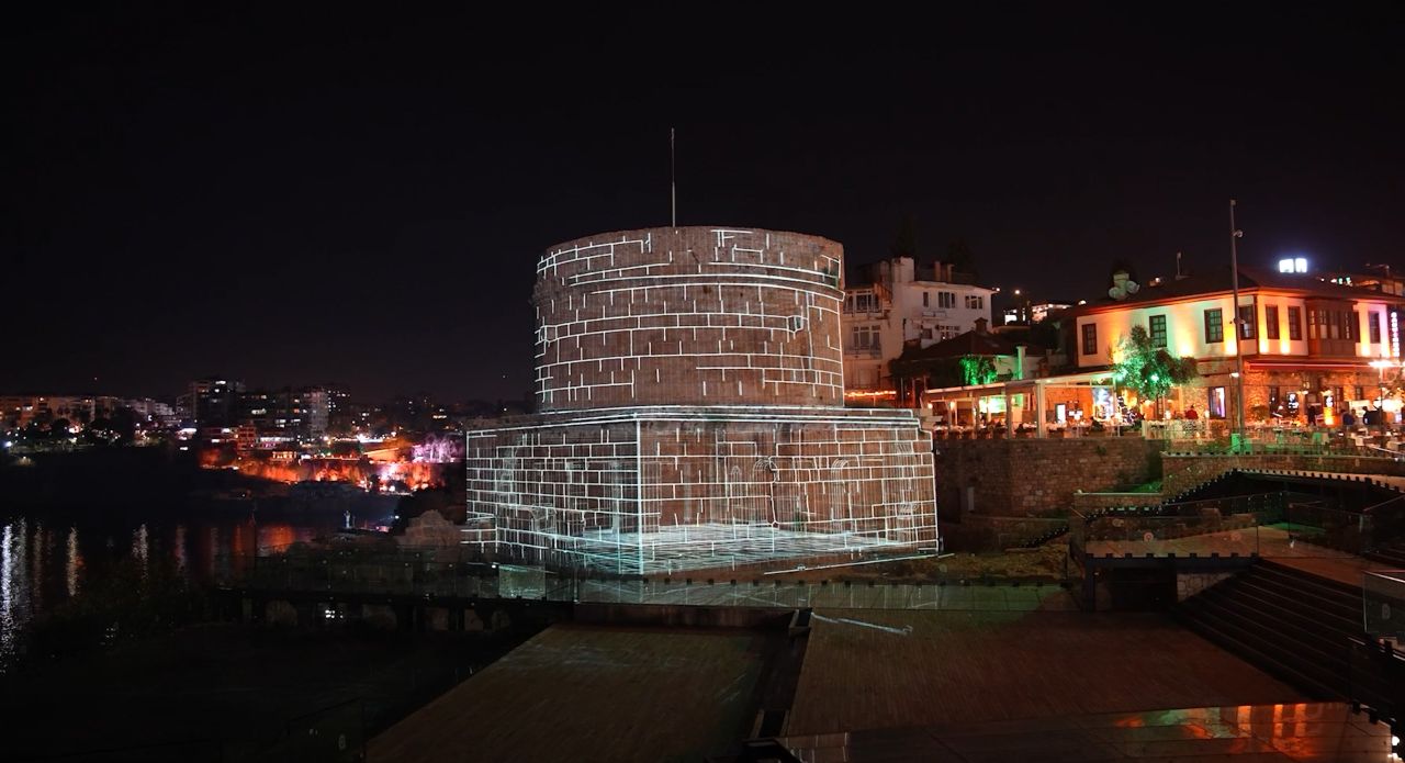 Festival heyecanı Antalya'nın her köşesinde