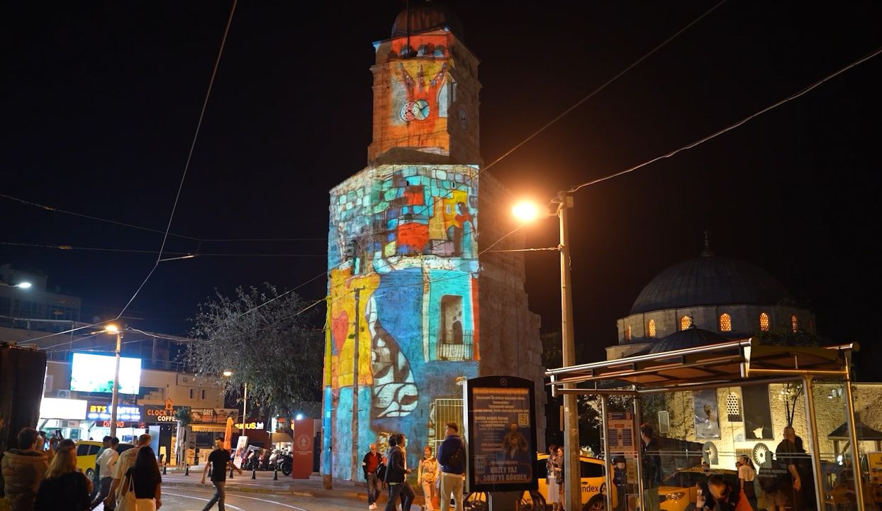 Festival heyecanı Antalya'nın her köşesinde