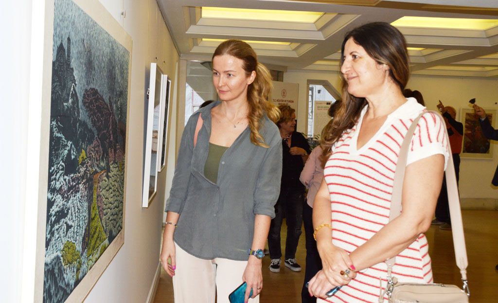 Antalya'da mitolojik öğeli sergi