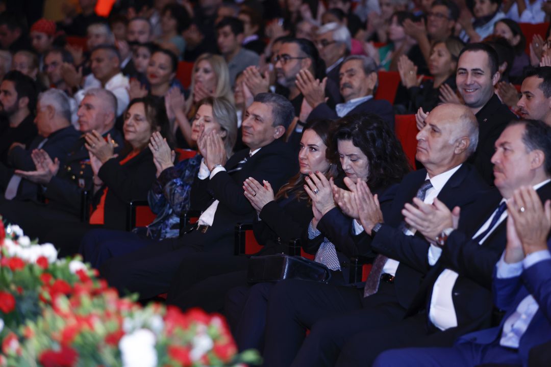 Büyükşehir Atatürk'ü 'Hasret' konseriyle andı