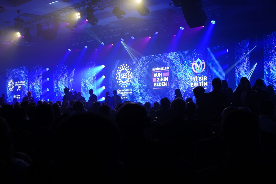 'Bütünsellik: Ruh, Zihin, Beden' temalı 5'inci Sürdürülebilir Eğitim Sempozyumu başladı