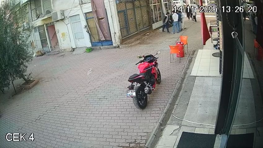 Tartıştığı kişiyi bıçakla yaraladı