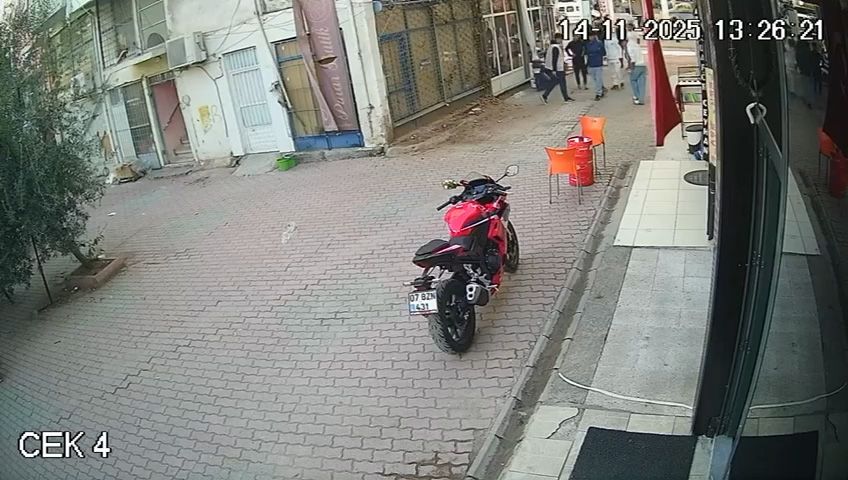 Tartıştığı kişiyi bıçakla yaraladı