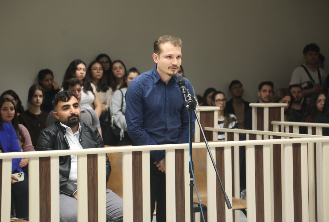 Hukuk öğrencilerinden gerçeğini aratmayan duruşma