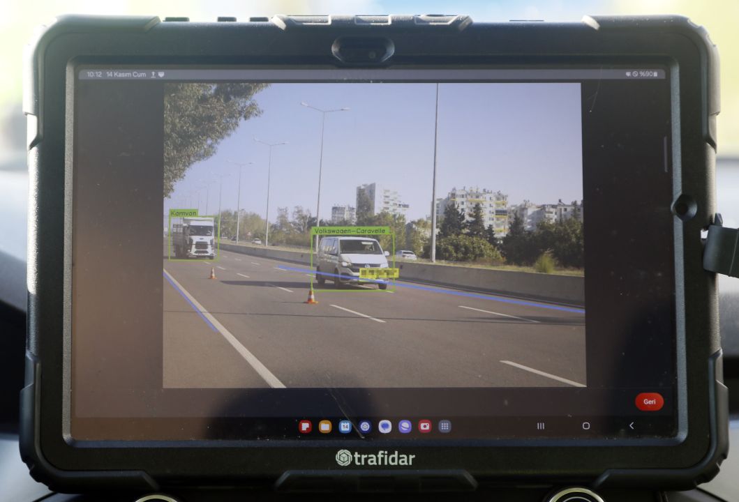 Yapay zekalı radar sistemiyle 4 şeritte aynı anda tarama