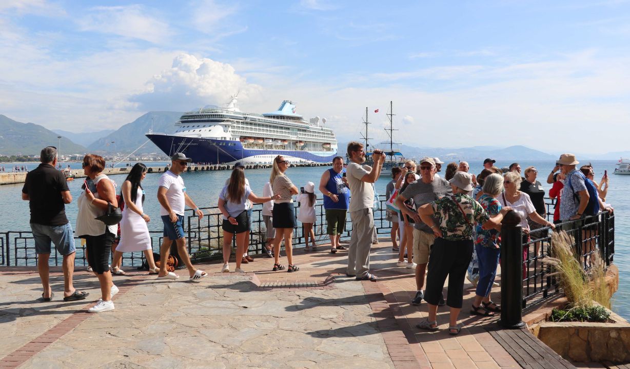 Alanya'da kruvaziyer turizmi, pandemi nedeniyle yaşadığı çöküşten sonra son 4 yılda toparlandı