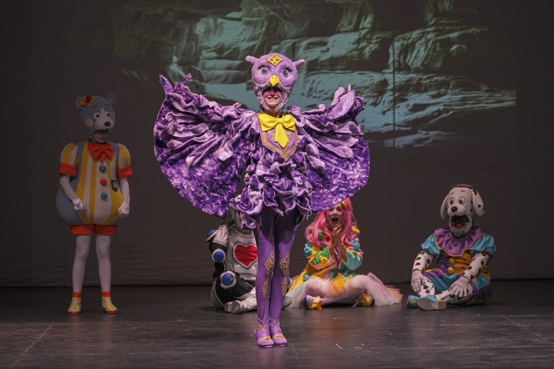 'Dino Ormanı' ile miniklerin neşeli sesleri sahneyi doldurdu