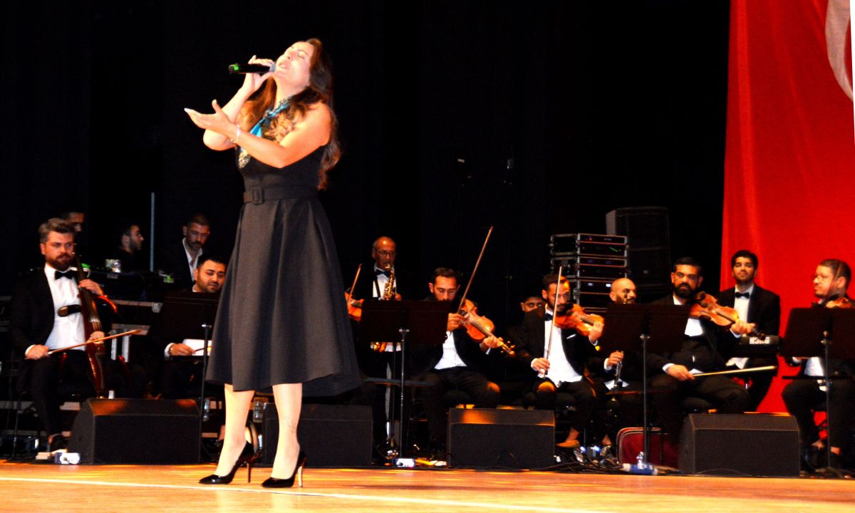 Antalya'da iz bırakanlar sahnede