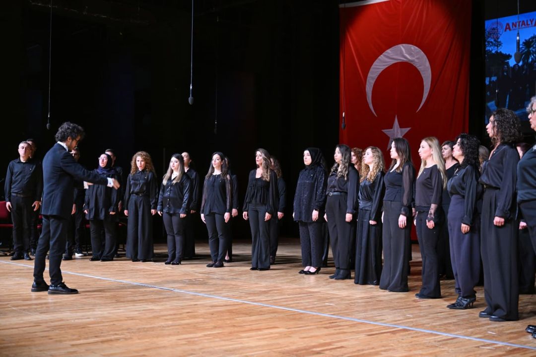 Antalya’da 24 Kasım Öğretmenler Günü kutlandı