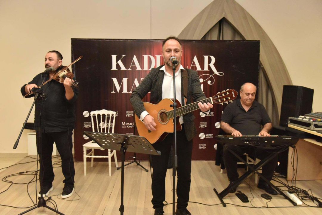 Kepez’den Öğretmenler Günü’ne özel kutlama