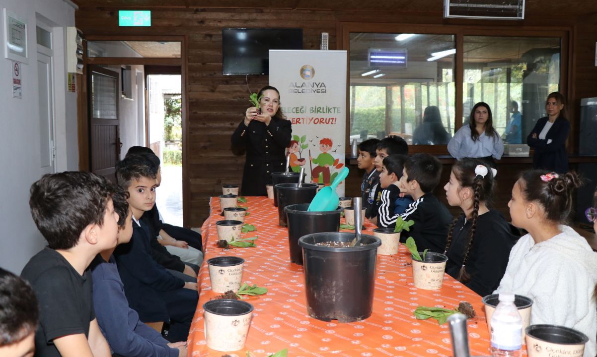 Öğrencilere çevre eğitimi