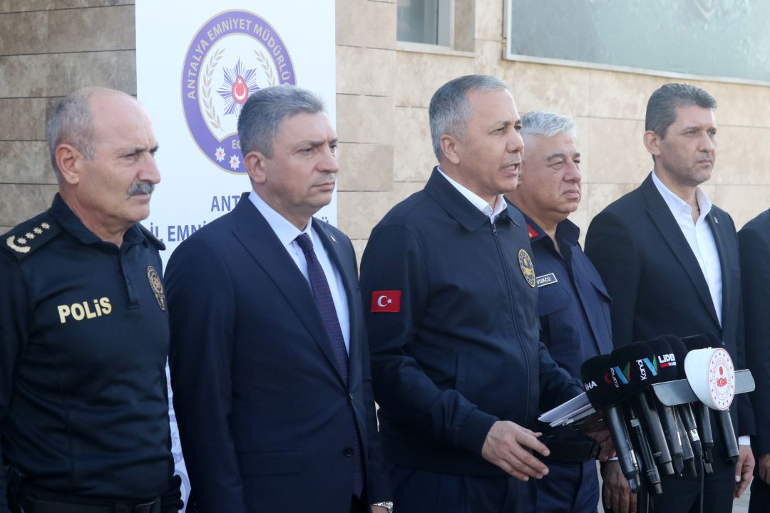 Yerlikaya: 17 ilde düzenlenen uyuşturucu operasyonunda 458 şüpheli gözaltına alındı