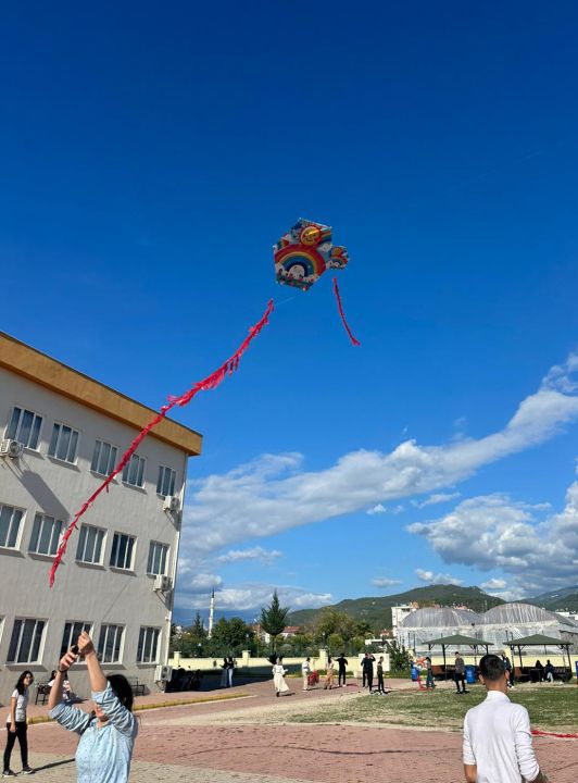 Uçurtma tasarlayıp uçurdular