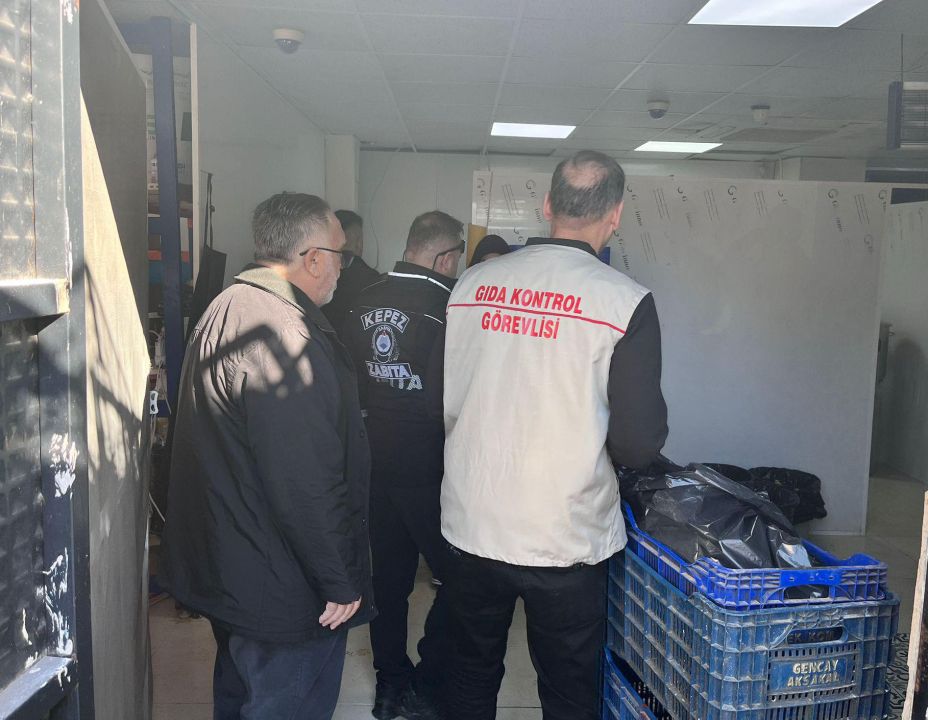 Soğuk hava deposundaki 574 kilo bozuk ürün imha edildi