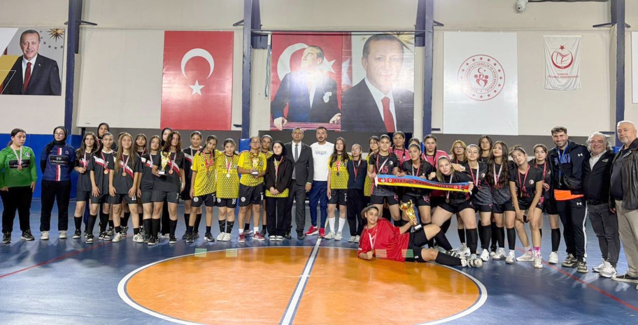 Gençler Futsal Turnuvası sona erdi
