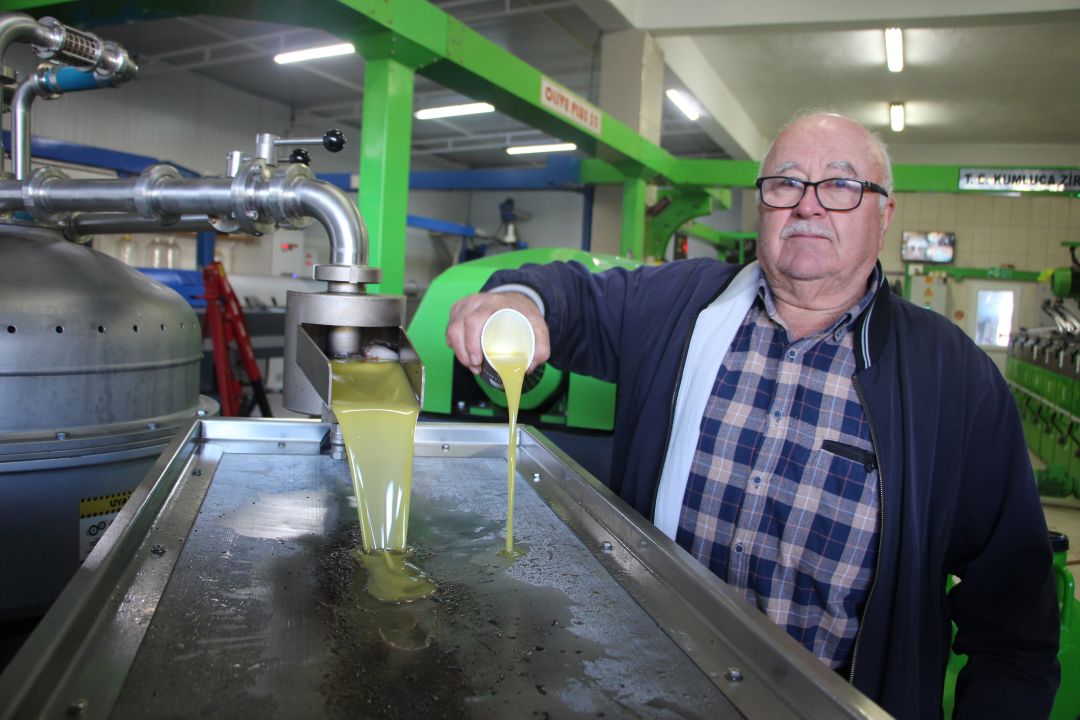 Kumluca zeytinyağı deposuna döndü