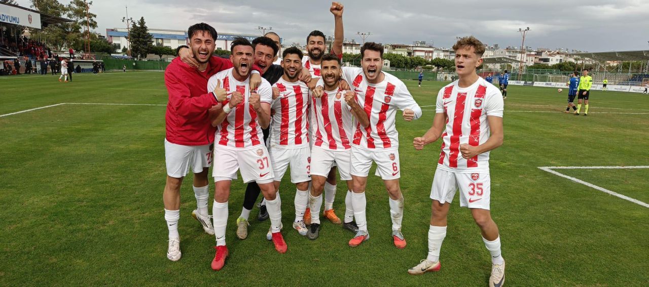 Kırmızı beyazlılardan kendi sahasında 3 puan