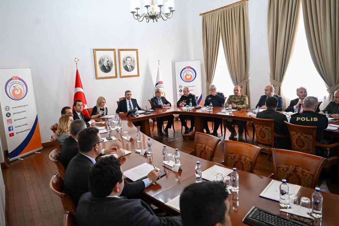 Antalya’nın fethi ve Atatürk’ün Antalya’ya gelişinin yıl dönümü programları değerlendirildi