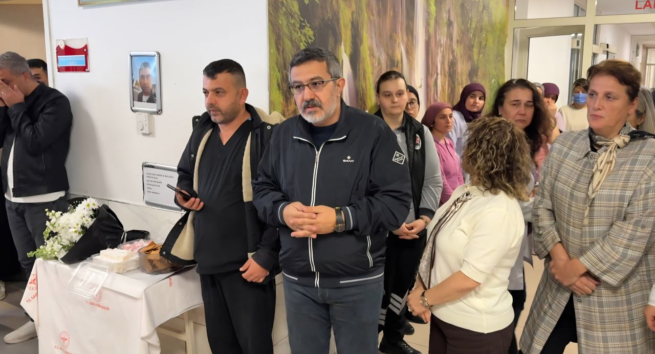 Kalp krizinden ölen sağlık çalışanı için hastanede tören